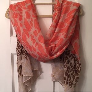 Beautiful light weight scarf in peach/coral & tan/brown animal print, EUC